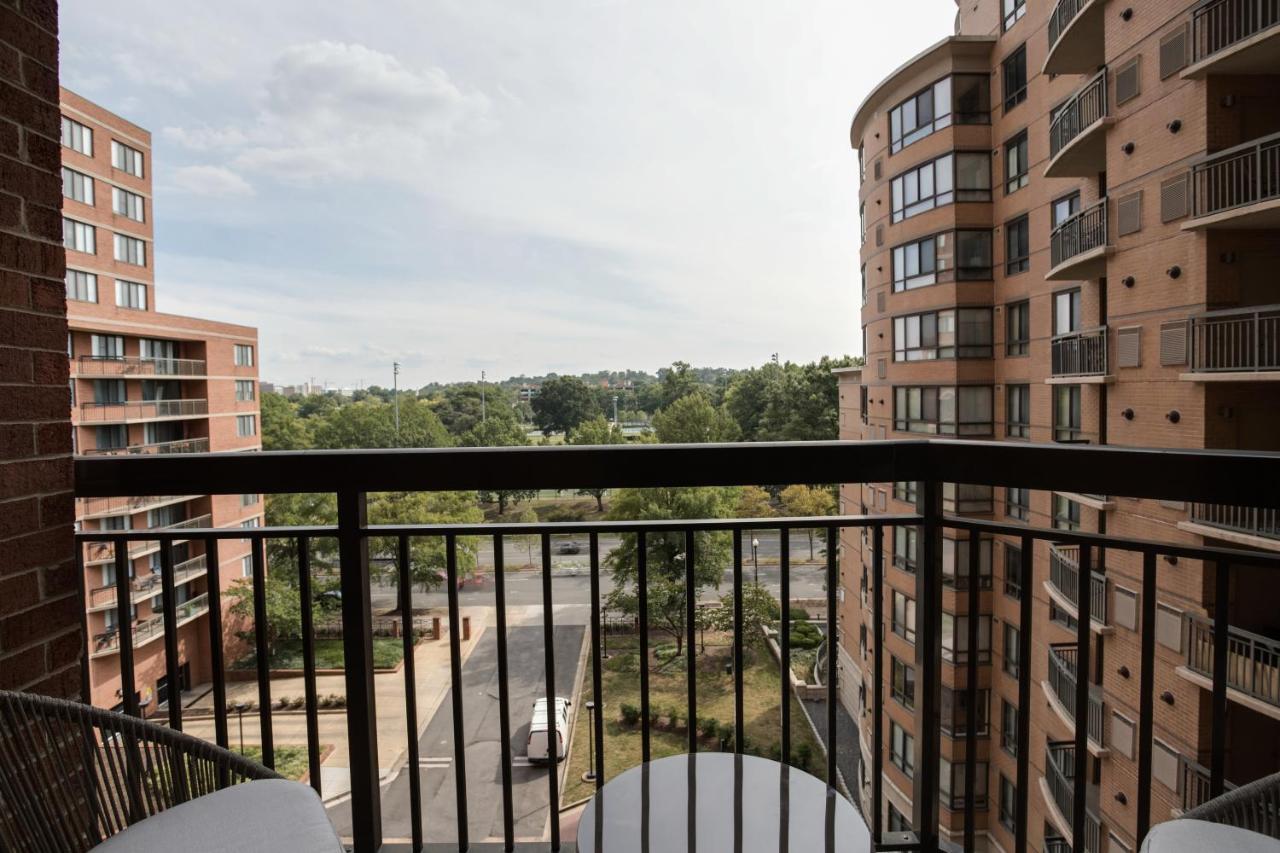 Stylish And Charming Apartment In Pentagon City Arlington Exterior photo